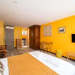 Coronell D'en Apartment