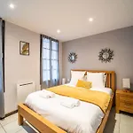 Coronell D'en Apartment
