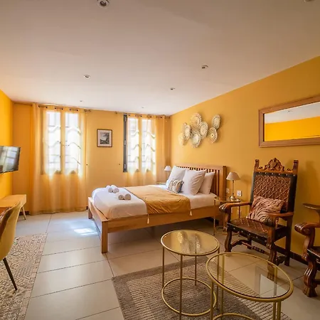 Coronell D'en アパート *