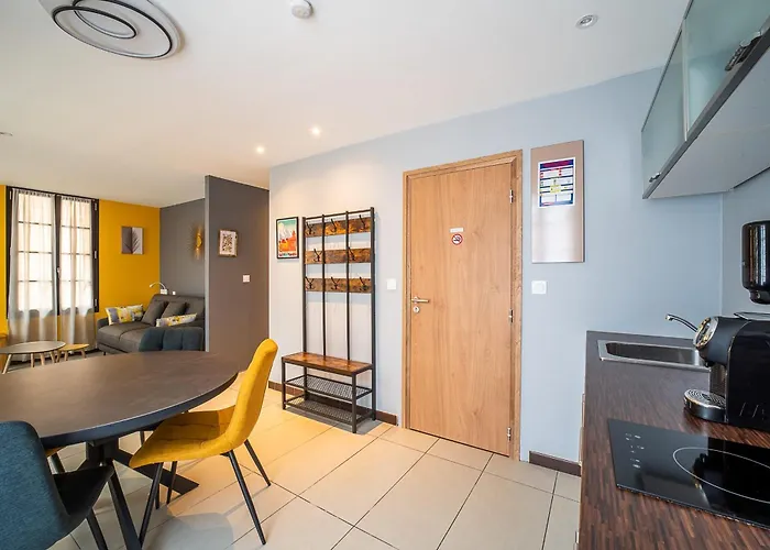 Coronell D'en Apartment